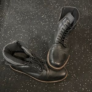 Mens Levi brand boots